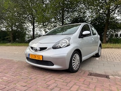Toyota Aygo - 1.0-12V +
