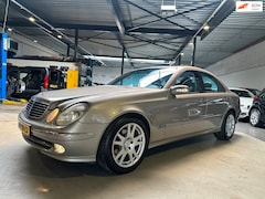 Mercedes-Benz E-klasse - 320 Avantgarde/Dealer onderhouden/Schuifdak/Apk nw bij aflevering