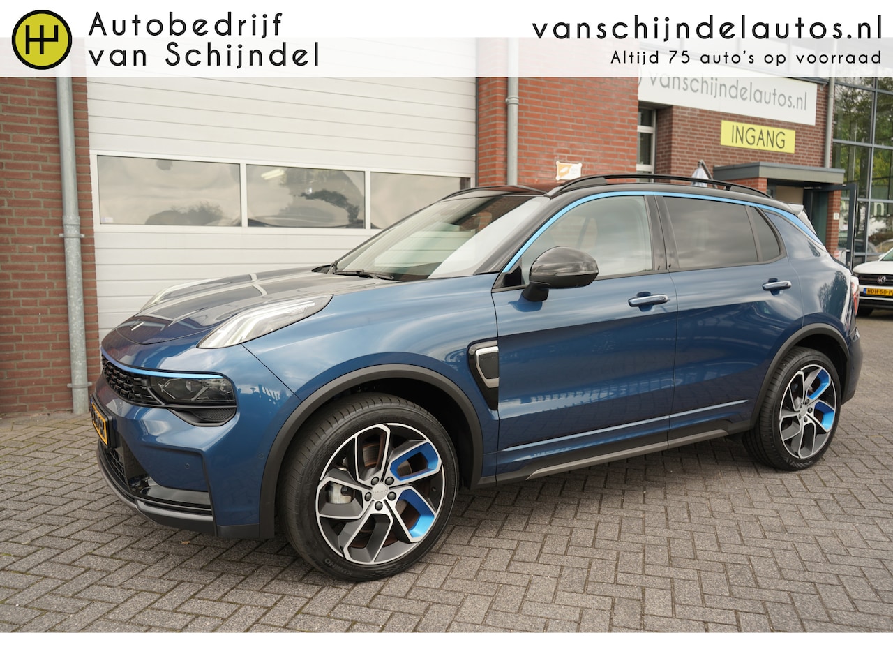 Lynk & Co 01 - 1.5 261PK! ORIGINEEL NEDERLANDS DEALER ONDERHOUDEN! ZWARTE HEMEL 360CAMERA 6,6KWH LADER PA - AutoWereld.nl