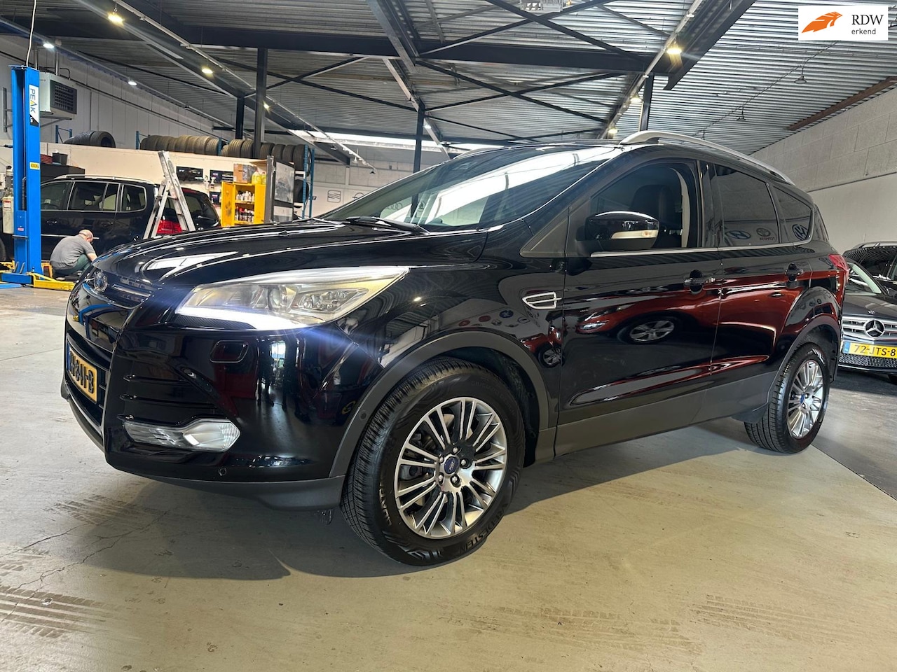 Ford Kuga - 1.6 Titanium 4WD/Trekhaak/Dealer onderhouden/Apk nieuw - AutoWereld.nl
