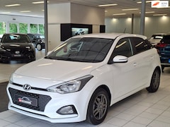 Hyundai i20 - 1.2 4 Cilinder Cruise/Bluetooth/PDC/Stoel en stuurverwarming