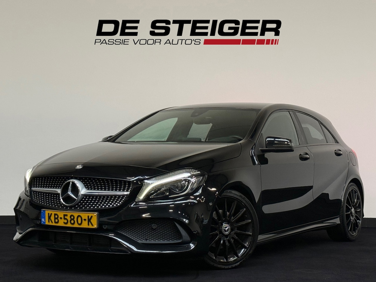 Mercedes-Benz A-klasse - 180 AMG Night Dynamic Sfeer Led NAP - AutoWereld.nl