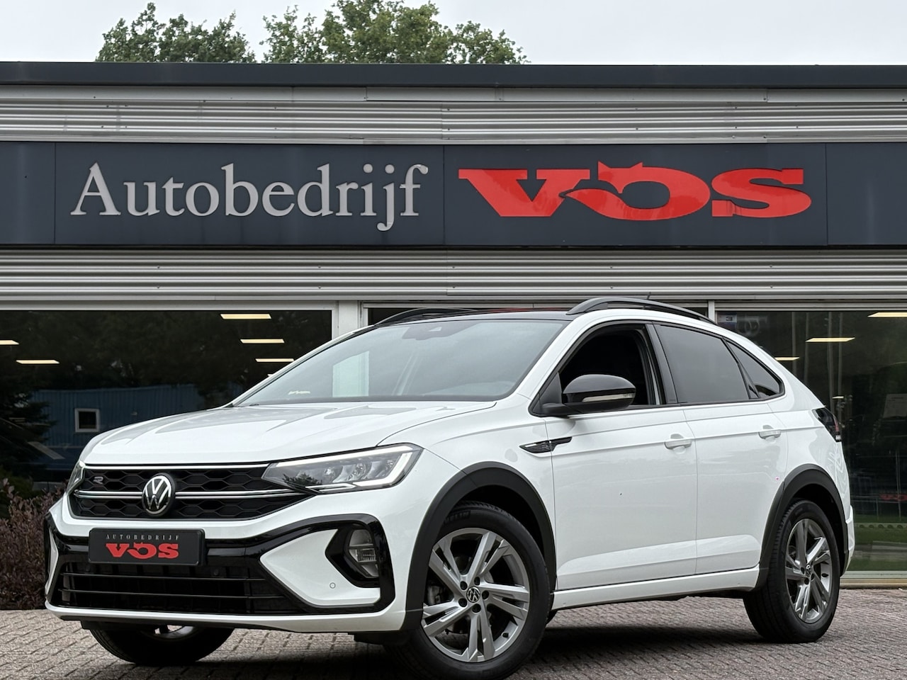 Volkswagen Taigo - 1.0 TSI R-Line | ACC | Achteruitrijcamera | Carplay | Keyless - AutoWereld.nl