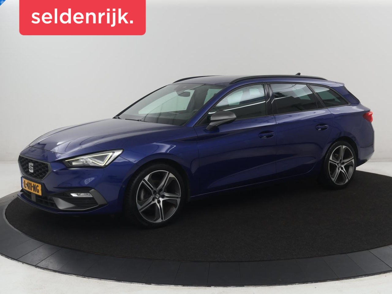 SEAT Leon Sportstourer - 1.5 eTSI FR Business Intense | Half Leder | Adaptive cruise | Park assist | Navigatie | Ca - AutoWereld.nl