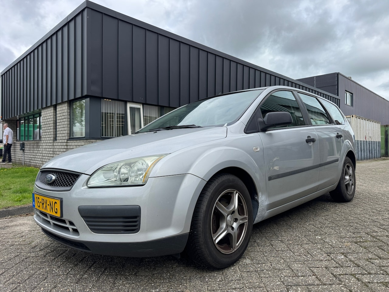 Ford Focus Wagon - 1.6-16V Champion. Airco, cruise control, trekhaak en meer! - AutoWereld.nl
