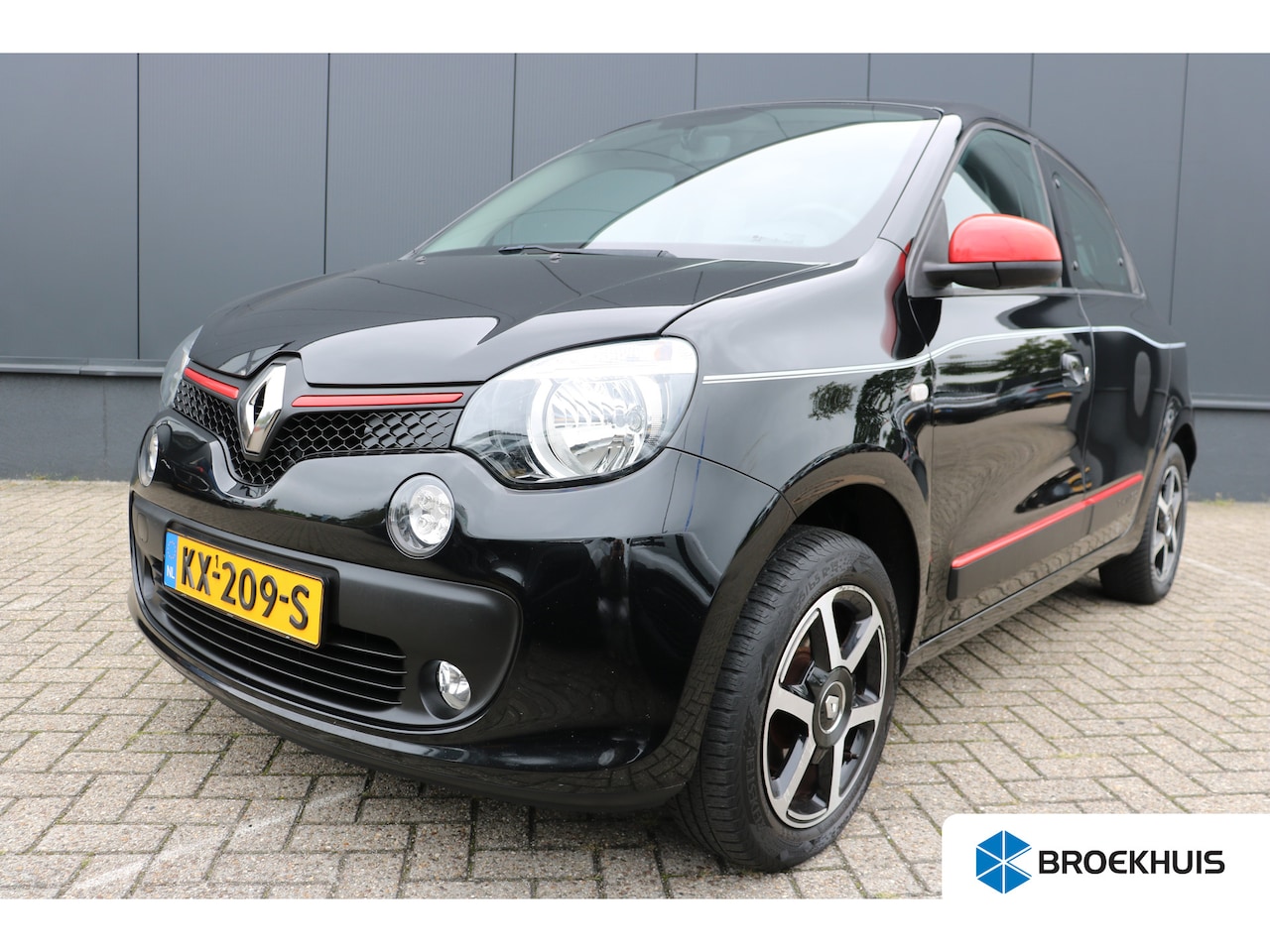 Renault Twingo - Dynamique | Navi | Camera | Cruise control | Verwarmde voorstoelen | All Season Banden | A - AutoWereld.nl