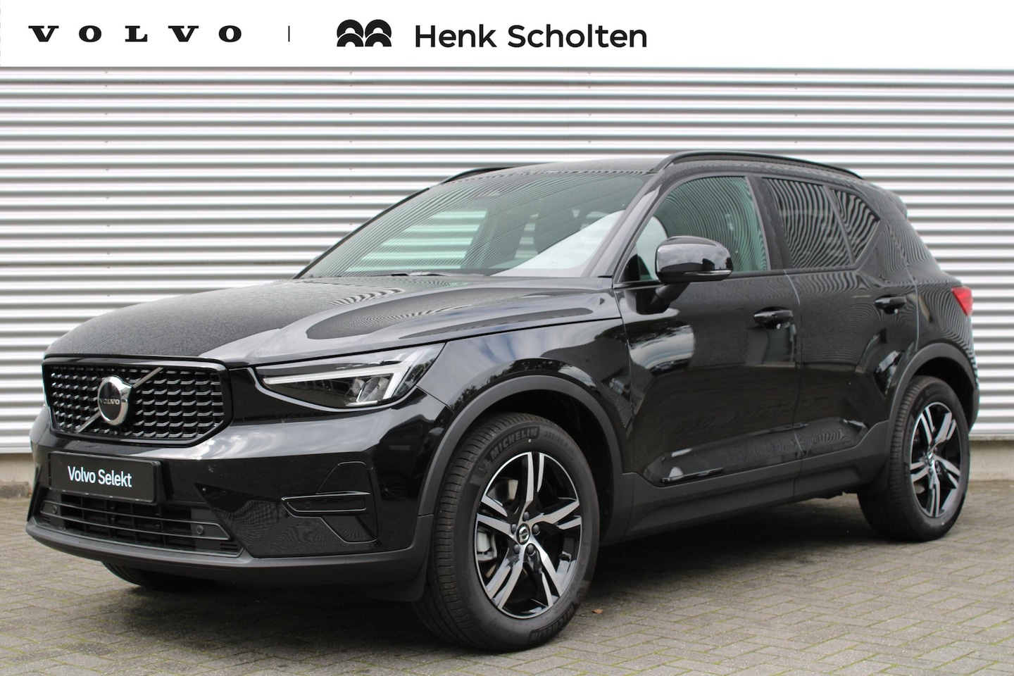Volvo XC40 - B4 Plus Dark | Trekhaak | Verwarmbare voorstoelen en voorruit | Premium audio by Harman Ka - AutoWereld.nl