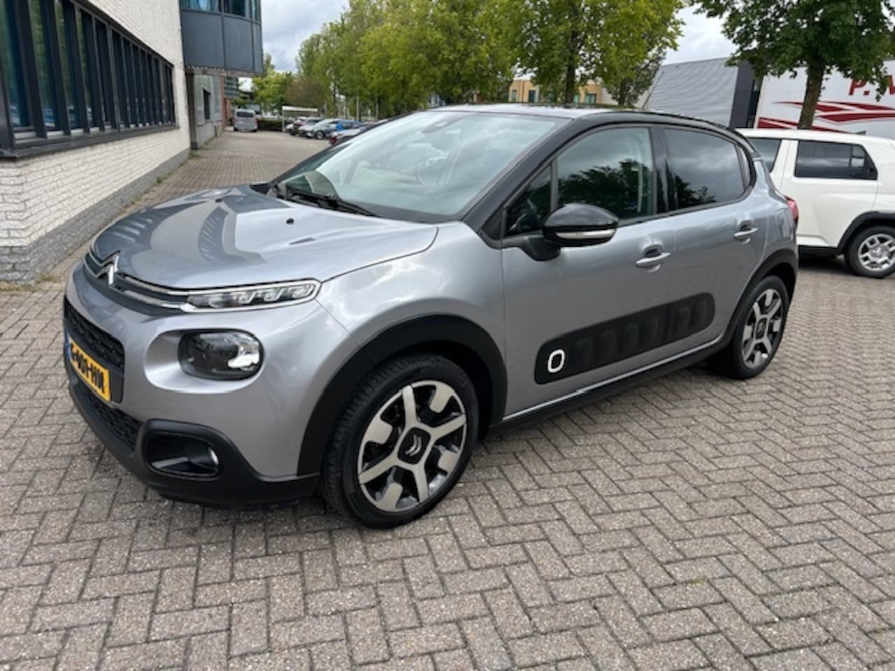 Citroën C3 - 1.2 PT S&S Shine NAVI CARPLAY CRUISE CAMERA. - AutoWereld.nl