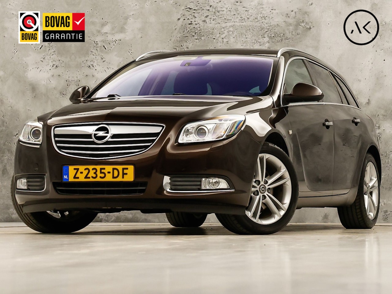 Opel Insignia - 1.6 T Innovation Sport 179Pk (NAVIGATIE, CLIMATE, STOELVERWARMING, GETINT GLAS, SPORTSTOEL - AutoWereld.nl