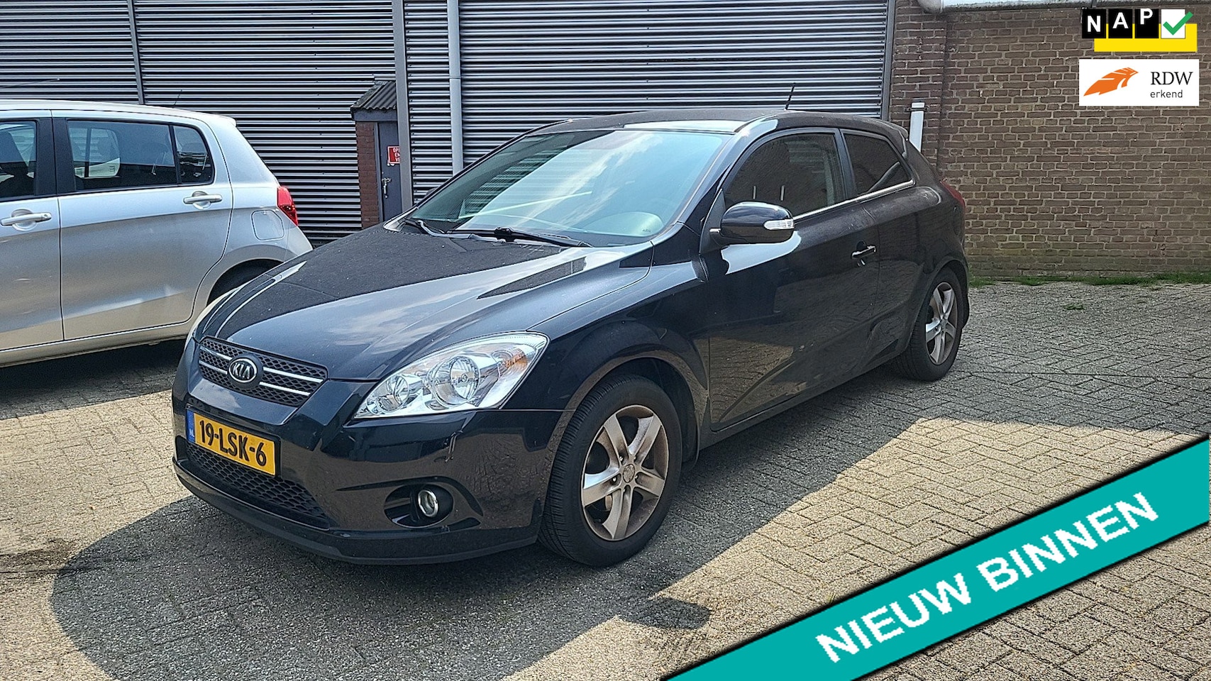 Kia Pro cee'd - 1.4 CVVT X-ecutive 90pk Clima Cruise Leder Navi - AutoWereld.nl