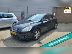 Kia Pro cee'd - 1.4 CVVT X-ecutive 90pk Clima Cruise Leder Navi