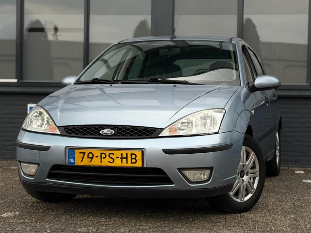 Ford Focus - 1.6-16V Futura |Airco |CruiseC |Leder |NAP - AutoWereld.nl
