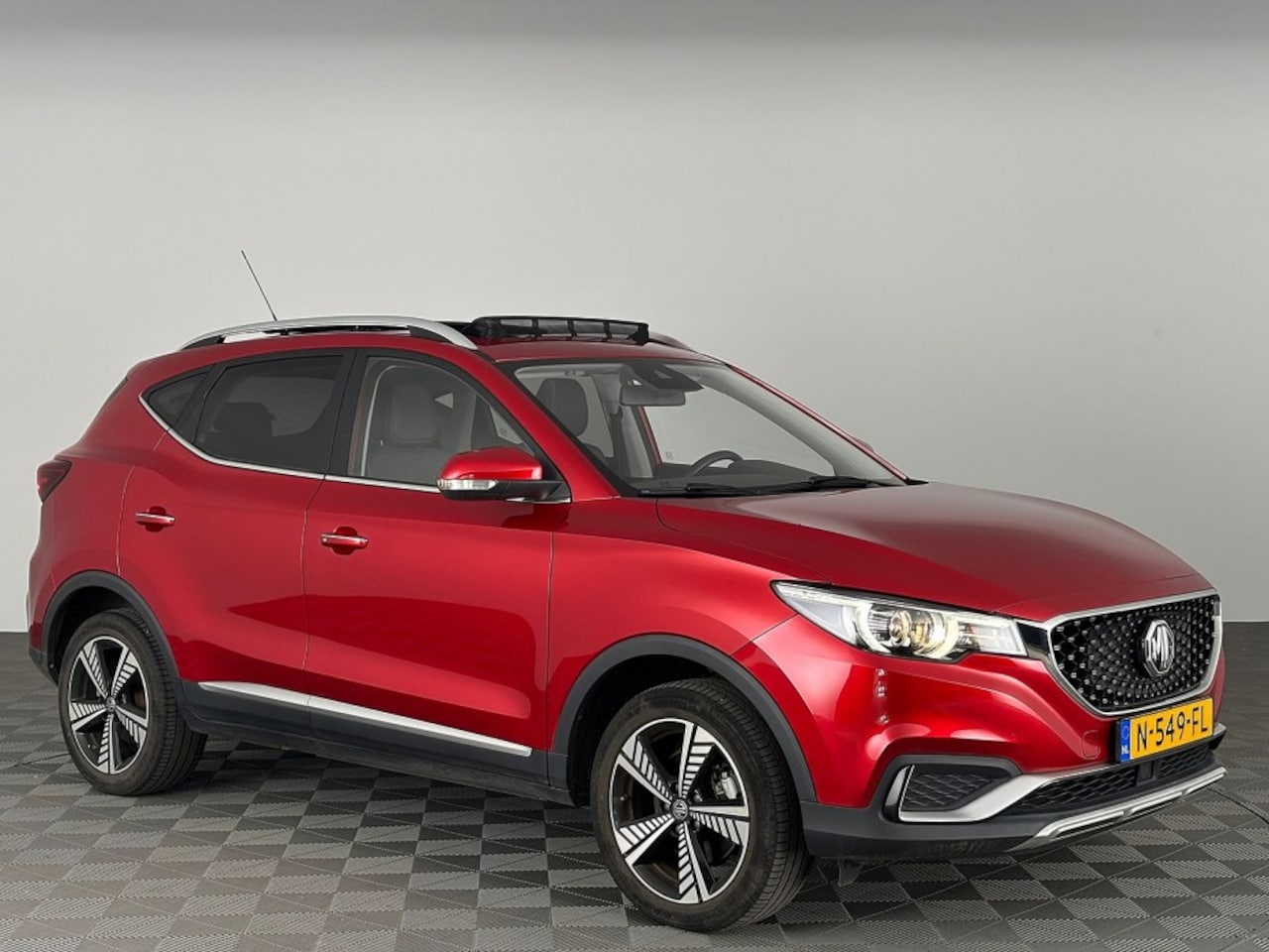 MG MG ZS EV - Luxury 45 kWh | LEDER | SCHUIFDAK ✅ 1e Eigenaar | SOH: 92,4% | - AutoWereld.nl