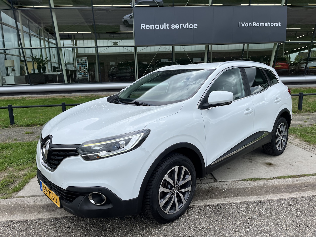 Renault Kadjar - 1.2 TCe Limited / Distributieketting V.V. bij 153.000km / Trekhaak / Dealer onderhouden / - AutoWereld.nl