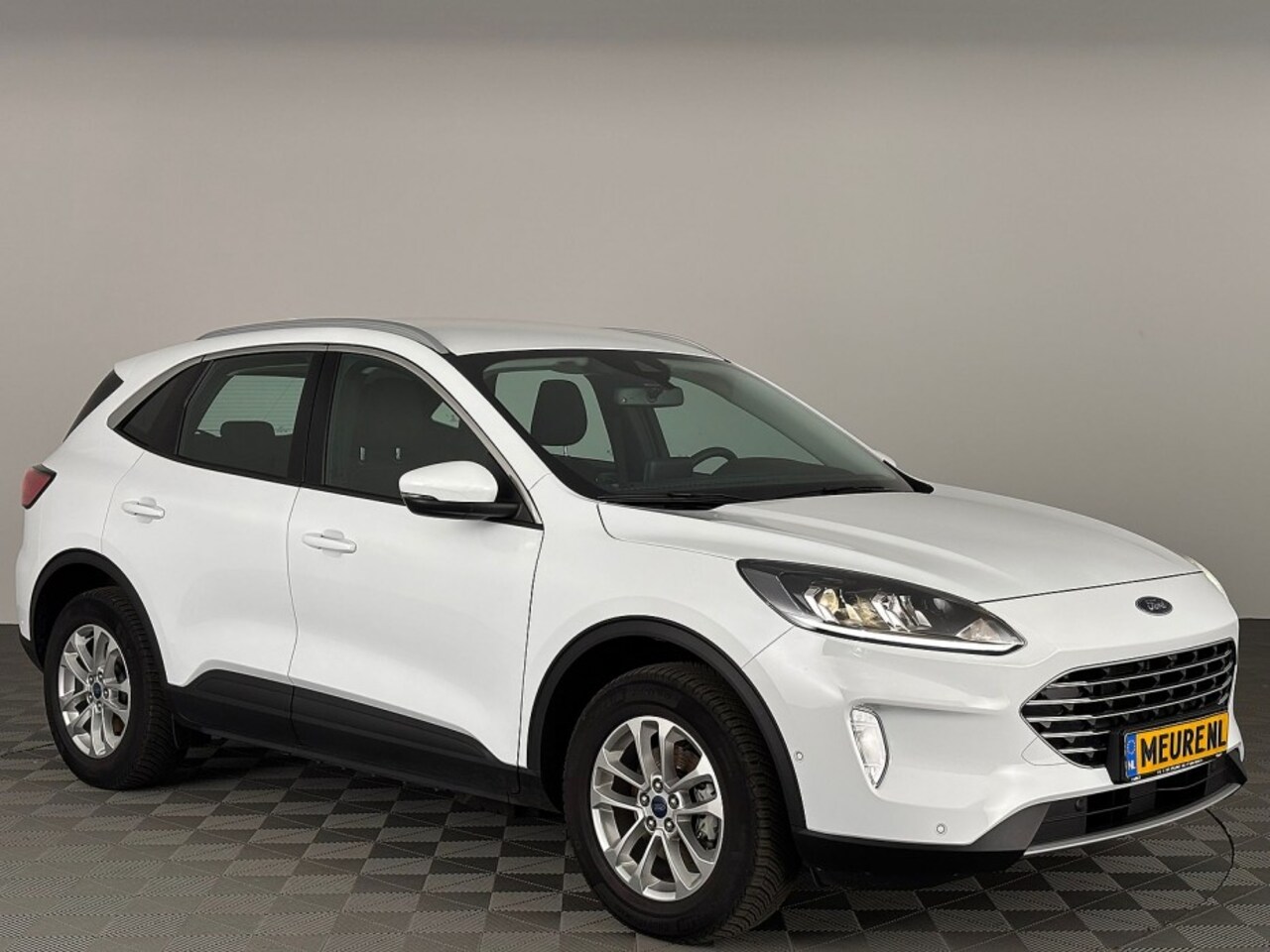 Ford Kuga - 2.5 PHEV Titanium | Winterpack | Drivers Assist pack - AutoWereld.nl