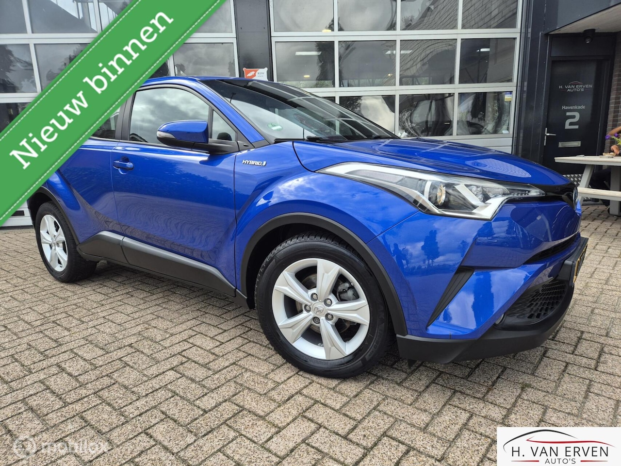 Toyota C-HR - 1.8 Hybrid Premium NAVI CAMERA 17" ADAPTIVE - AutoWereld.nl