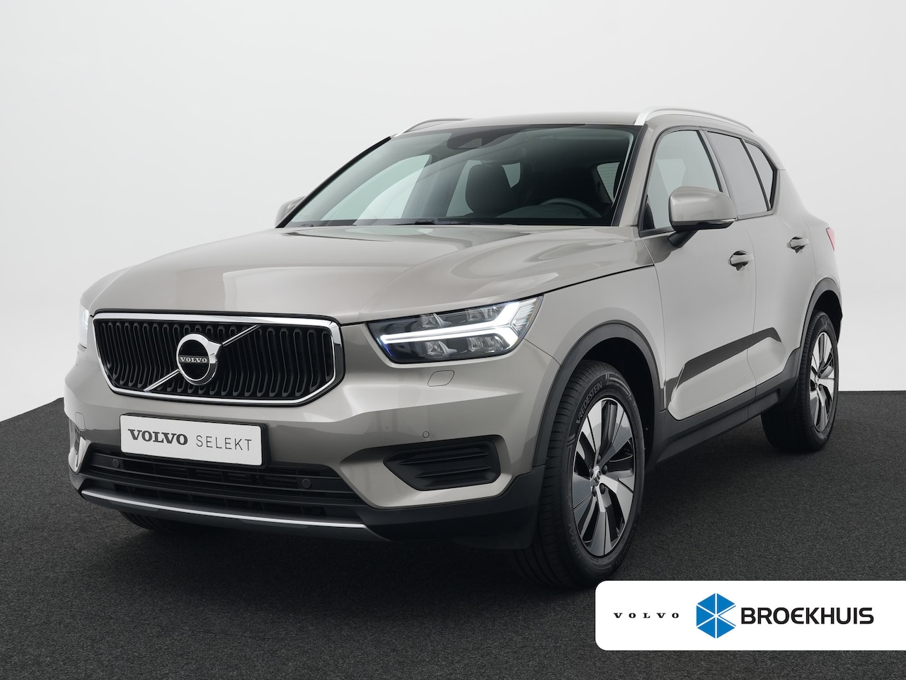 Volvo XC40 - T2 Momentum | Harman/Kardon | Standkachel | Adaptive Cruise | BLIS | Stoel- & Stuurverwarm - AutoWereld.nl