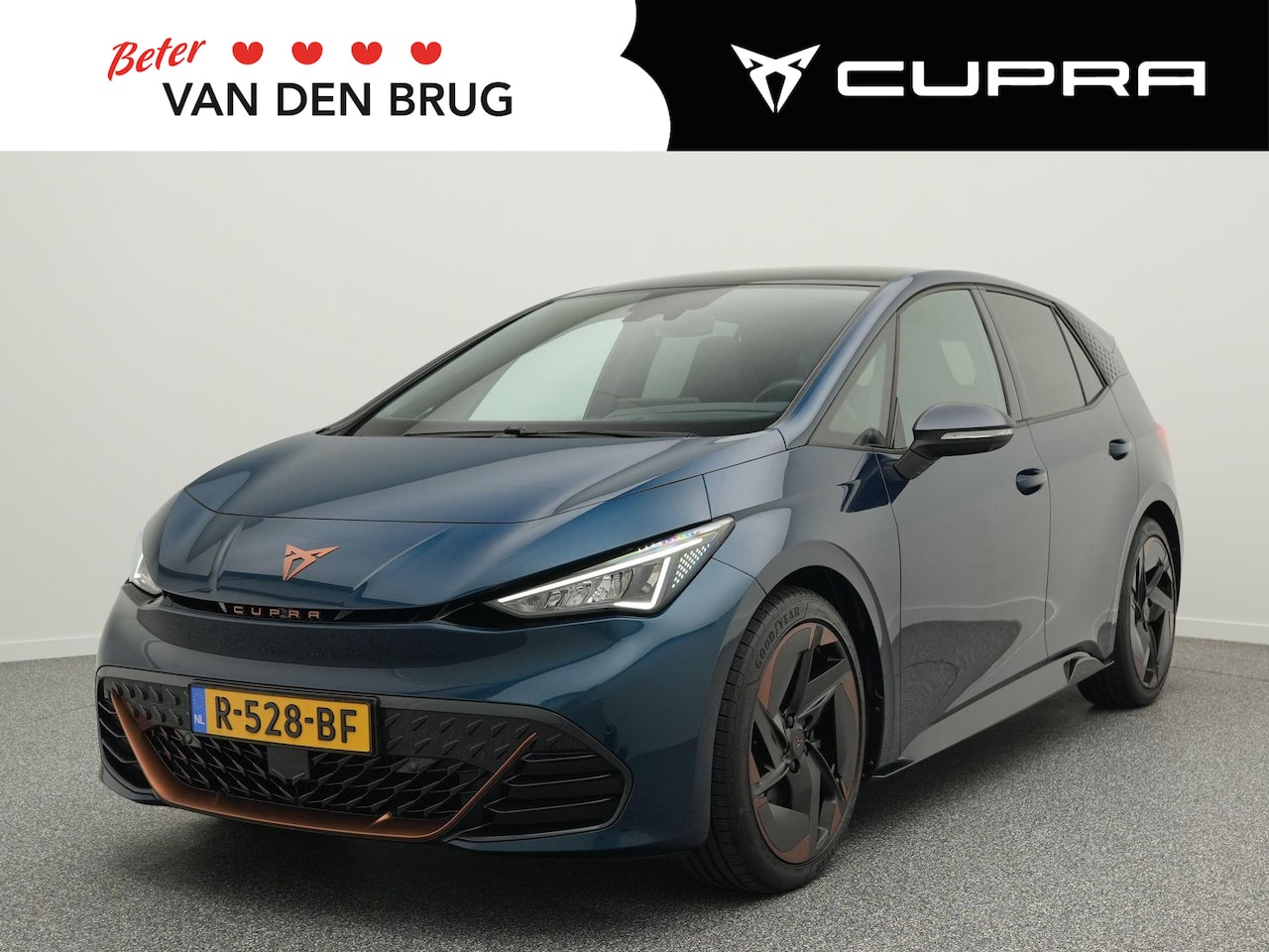 CUPRA Born - Performance One 62 kWh | SoH 92,9% | Warmtepomp | 360gr. Camera | Panoramadak | Massage | - AutoWereld.nl