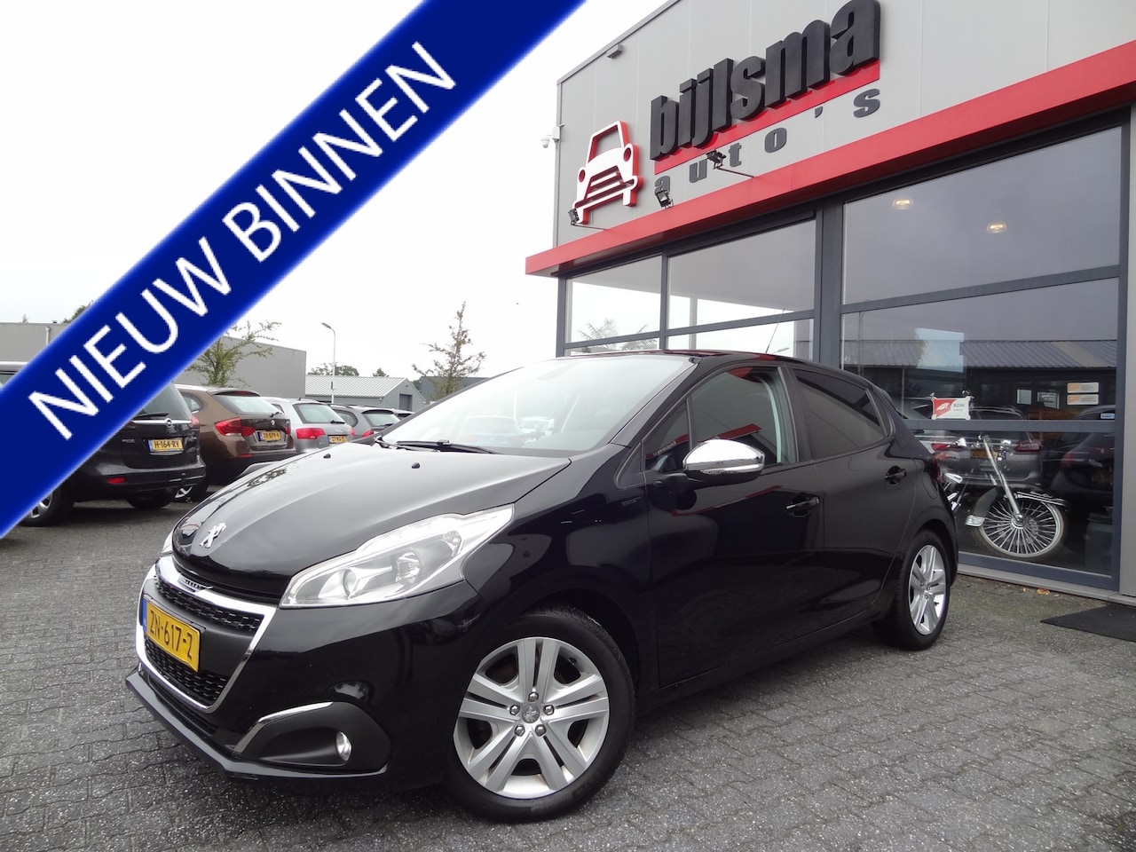 Peugeot 208 - | NAVI | NL-AUTO | CRUISE | LMV | - AutoWereld.nl