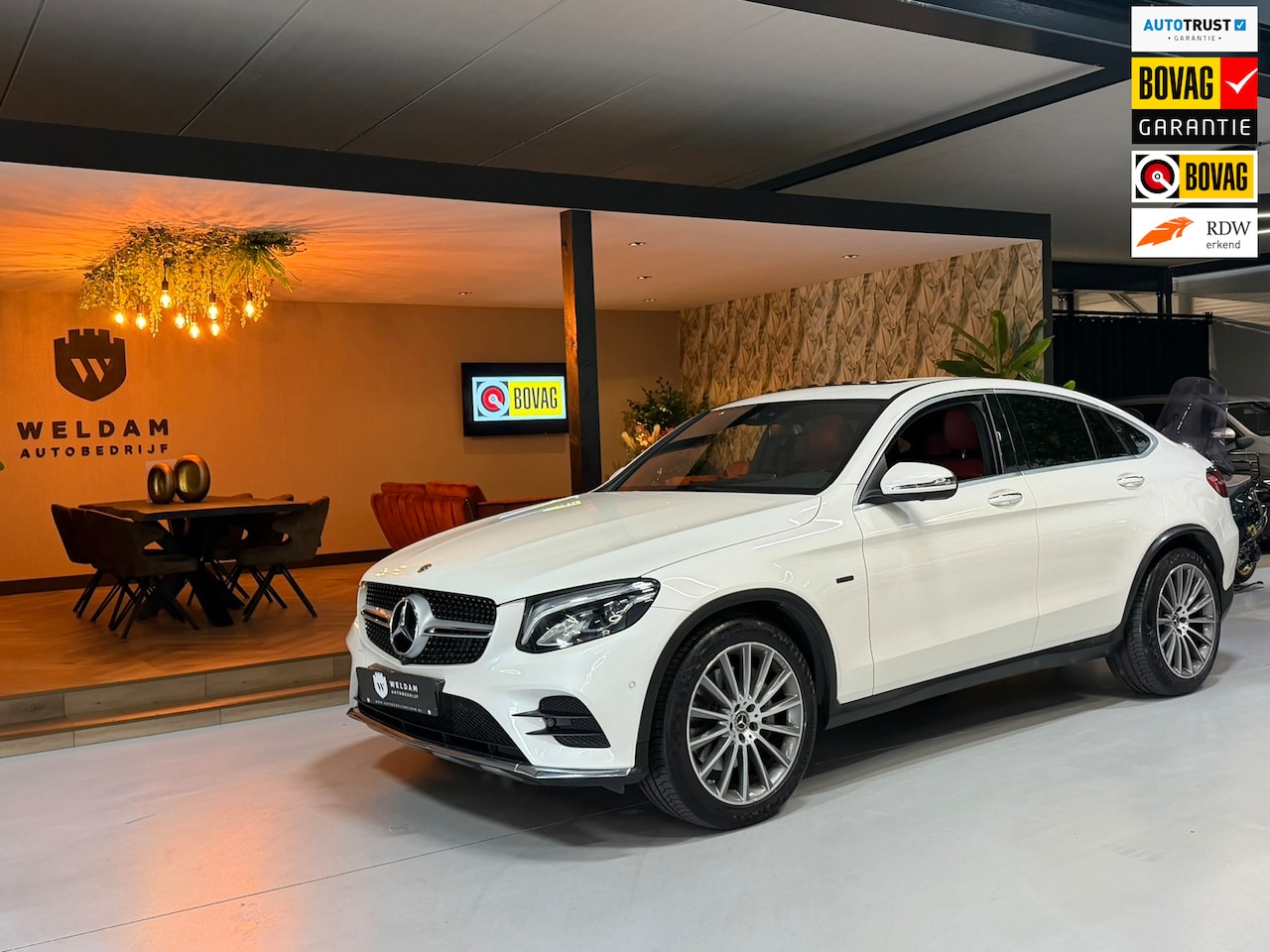 Mercedes-Benz GLC-klasse Coupé - 350e 4MATIC Edition 1 Garantie|Carplay|Pano|360°Camera|Elektr.Trekhaak|Leder|Xenon|Navi|Ri - AutoWereld.nl