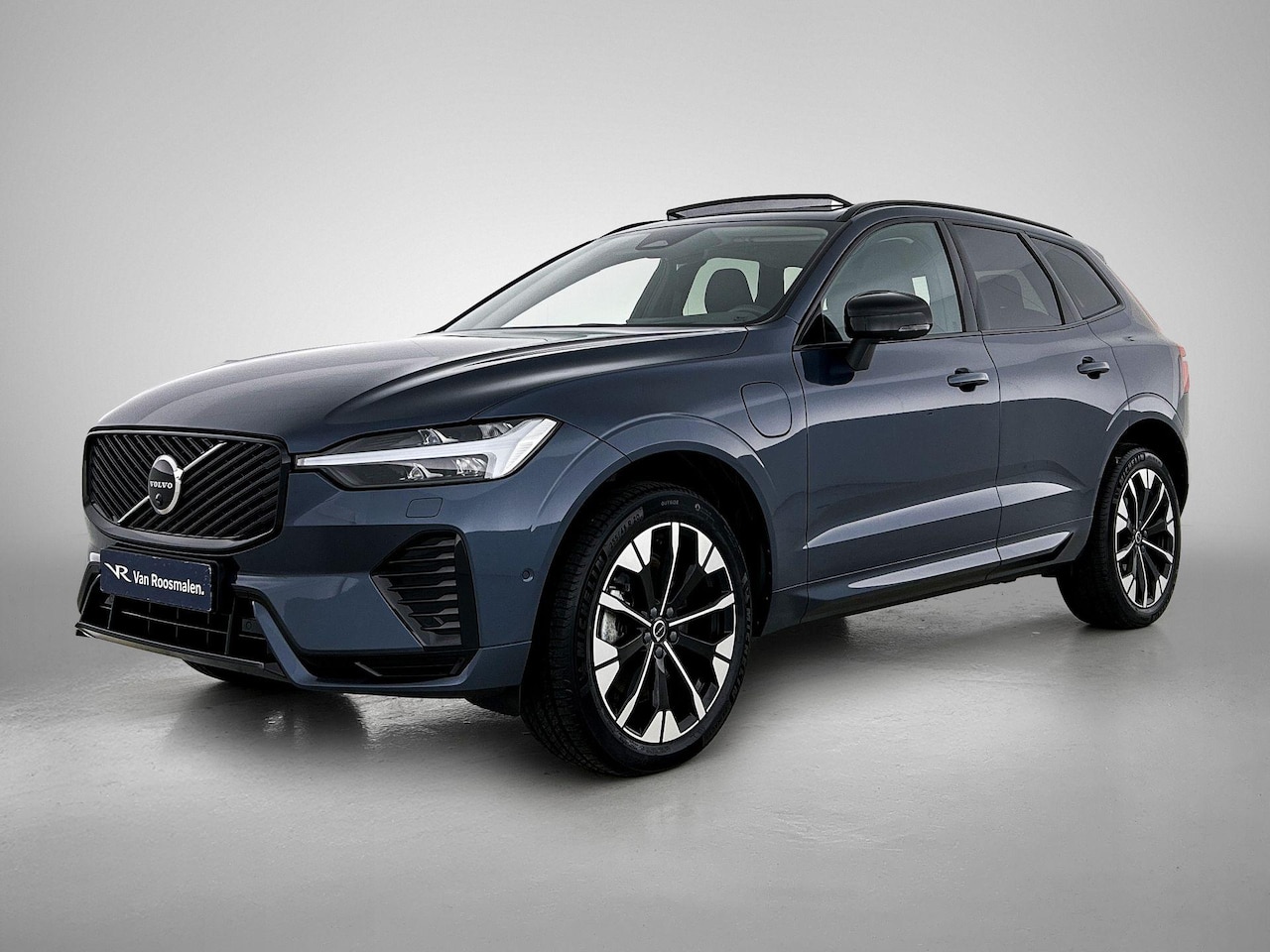 Volvo XC60 - 2.0 T8 Plug-in hybrid AWD Plus Dark Pano | Camera | 20 inch | Facelift | - AutoWereld.nl
