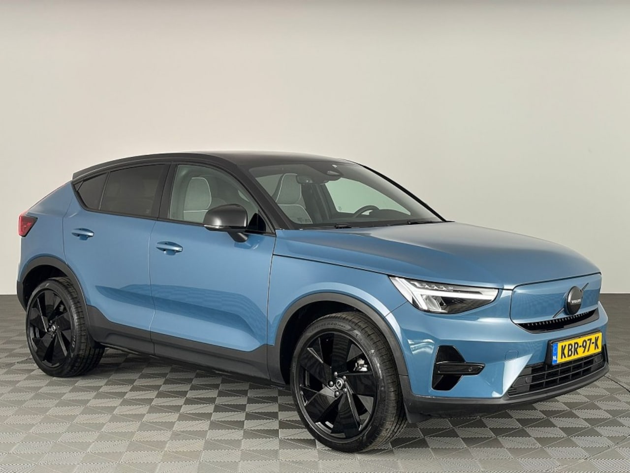 Volvo C40 - Recharge Plus 69 kWh | PANORAMADAK | 20 Inch VELGEN - AutoWereld.nl