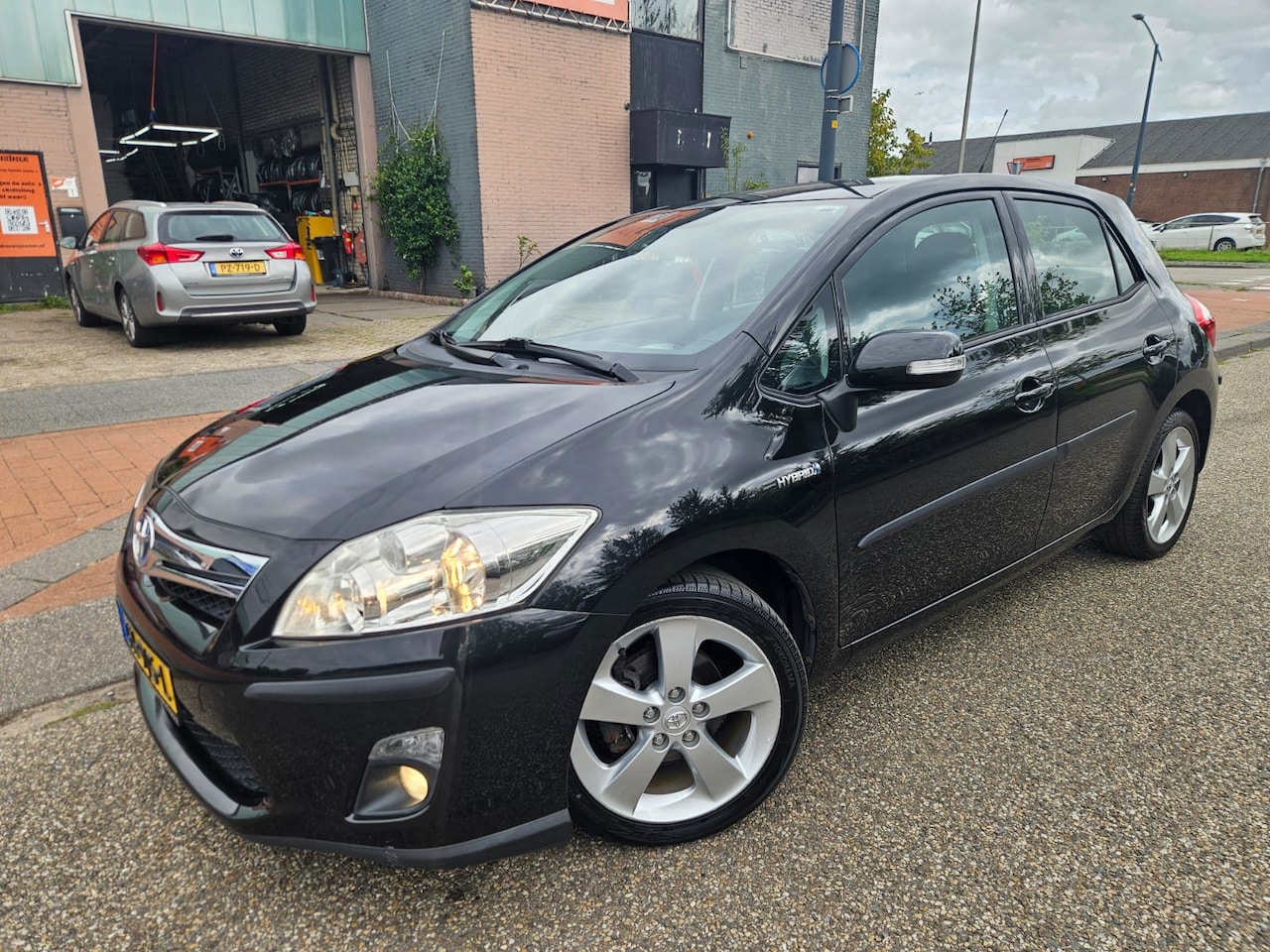 Toyota Auris - 1.8 Full Hybrid Dynamic GARANTIE - AutoWereld.nl