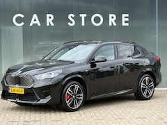 BMW iX2 - EDrive20 67 kWh 100% SOH M-Sport Vol uitgevoerd