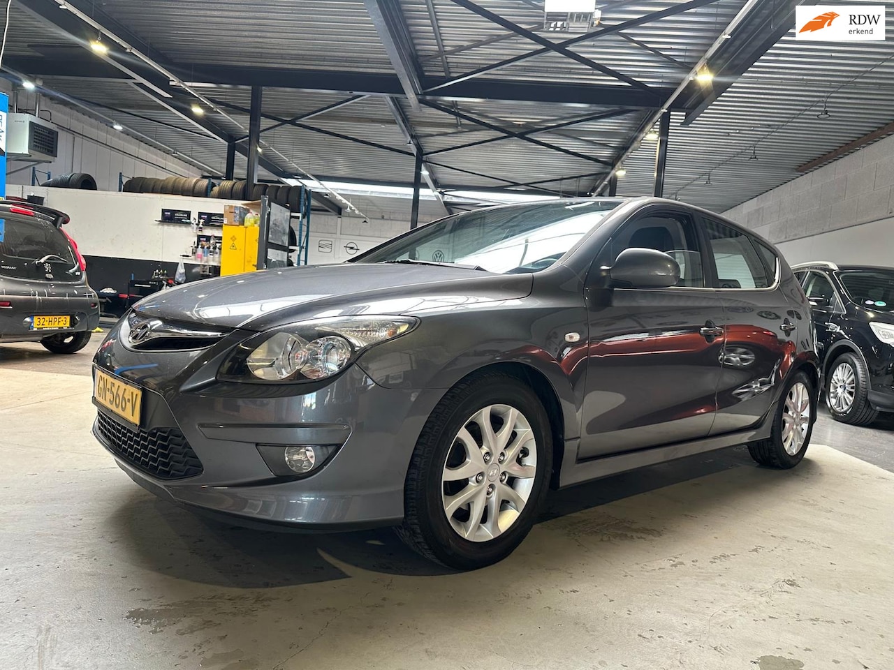 Hyundai i30 - 1.6i i-Motion/Leder/Dealer onderhouden/Apk nieuw bij aflevering - AutoWereld.nl