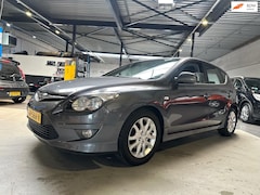 Hyundai i30 - 1.6i i-Motion/Leder/Dealer onderhouden/Apk nieuw bij aflevering