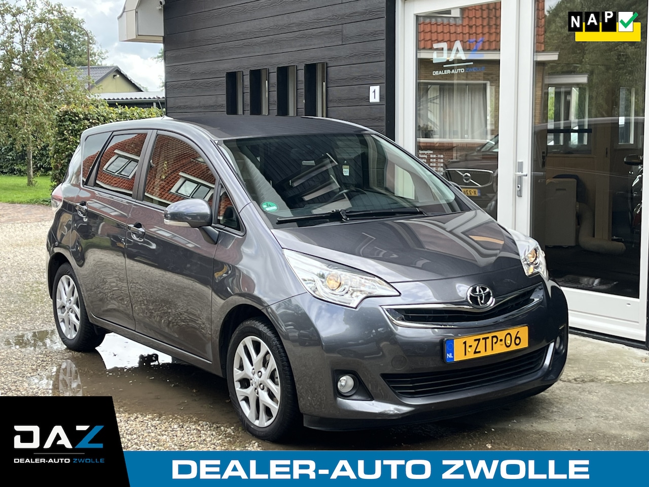 Toyota Verso S - 1.3 VVT-i Dynamic Aut/Ecc/Camera/Trekhaak - AutoWereld.nl