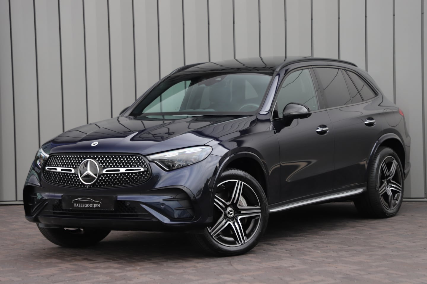 Mercedes-Benz GLC-klasse - 300e AMG 4-Matic | 313PK | Head-up | Keyless-go | Pano | Sfeerverl. | Distronic+ | Digital - AutoWereld.nl