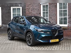Alfa Romeo Junior - Elettrica 54kW 156pk/Apple car play Wij zijn op afspraak geopend Graag bellen voor uw koms