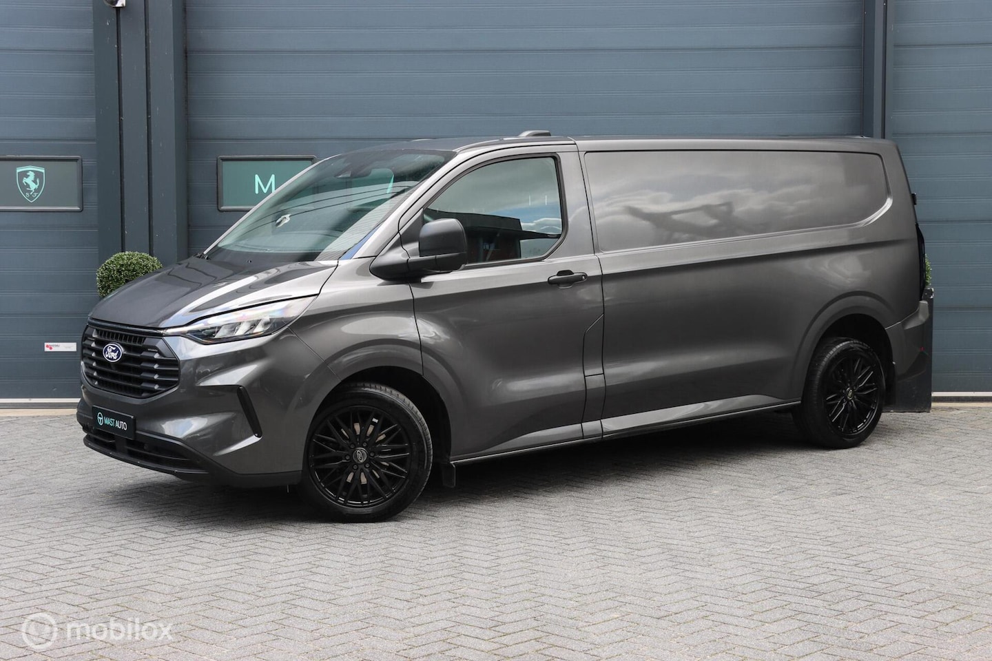 Ford Transit Custom - 300 2.0 TDCI L2H1 Limited|Camera|Apple| - AutoWereld.nl