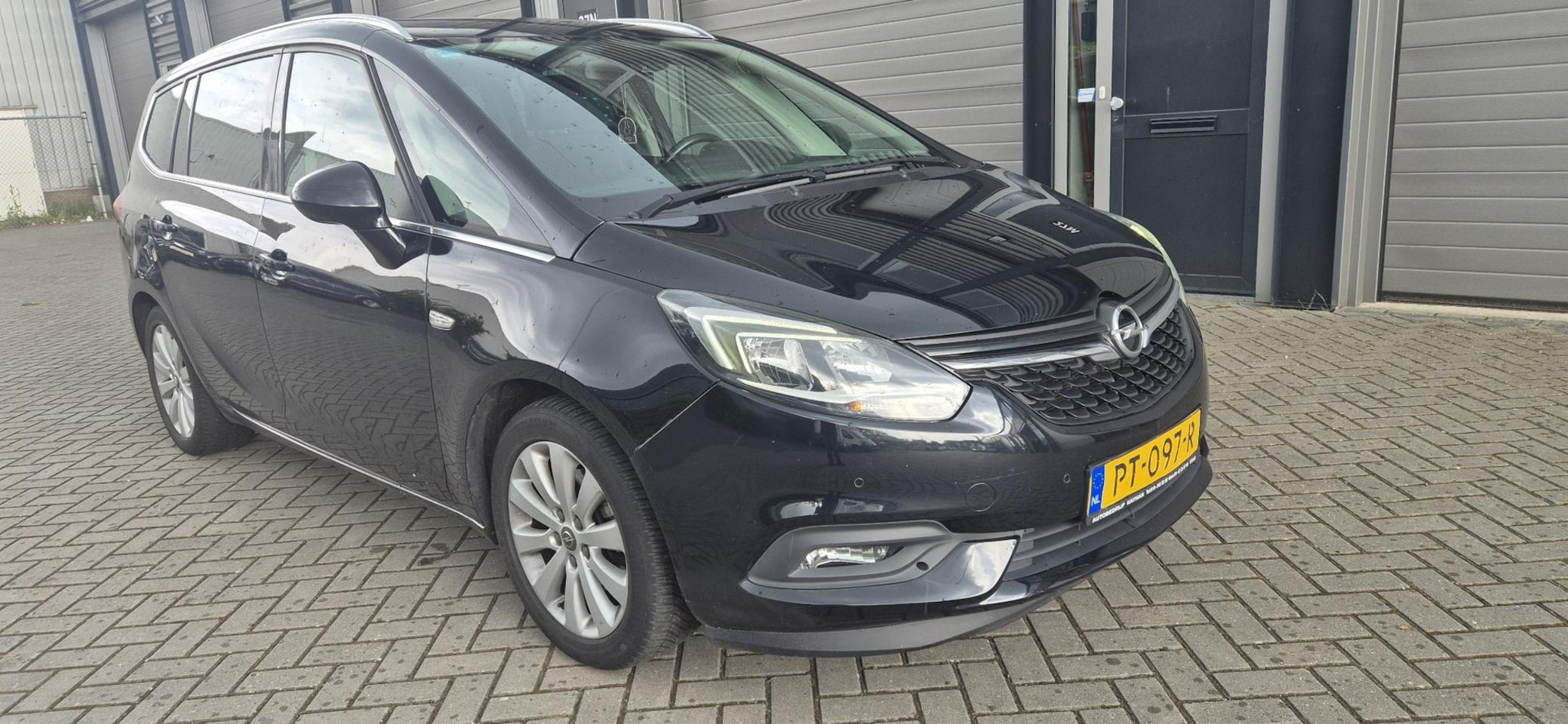 Opel Zafira - 1.4 Turbo Online Edition 7p. Automaat | Camera | Trekhaak | Navigatie - AutoWereld.nl