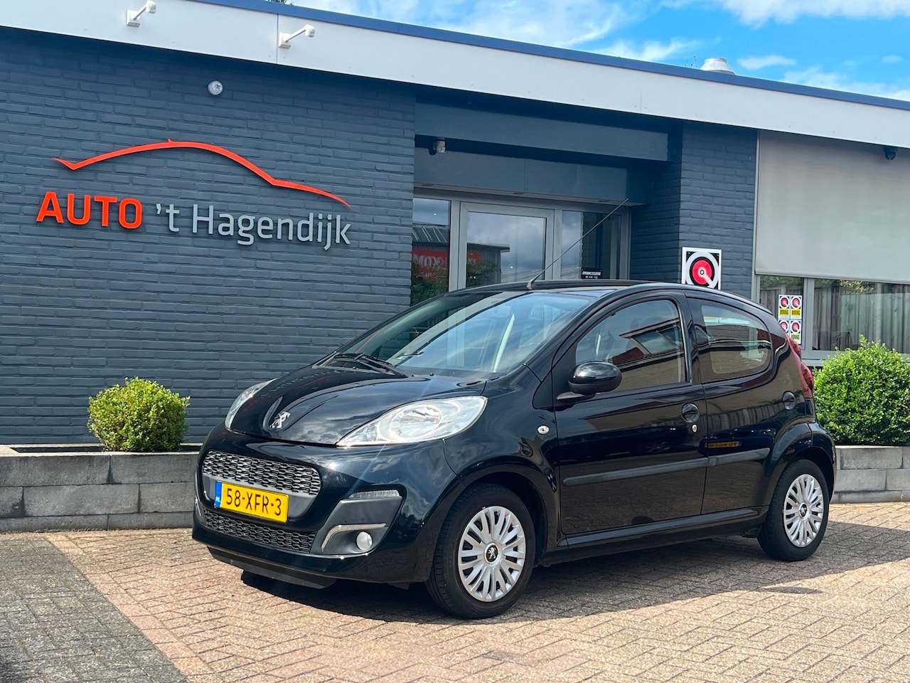 Peugeot 107 - 1.0 AUT facelift airco 5drs trekh NAP NL-auto - AutoWereld.nl