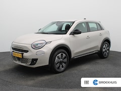 Fiat 600 - 1.2 Hybrid Urban | Automaat | 17" LMV | PDC V+A | Camera | Clima | Stoelverwarming |