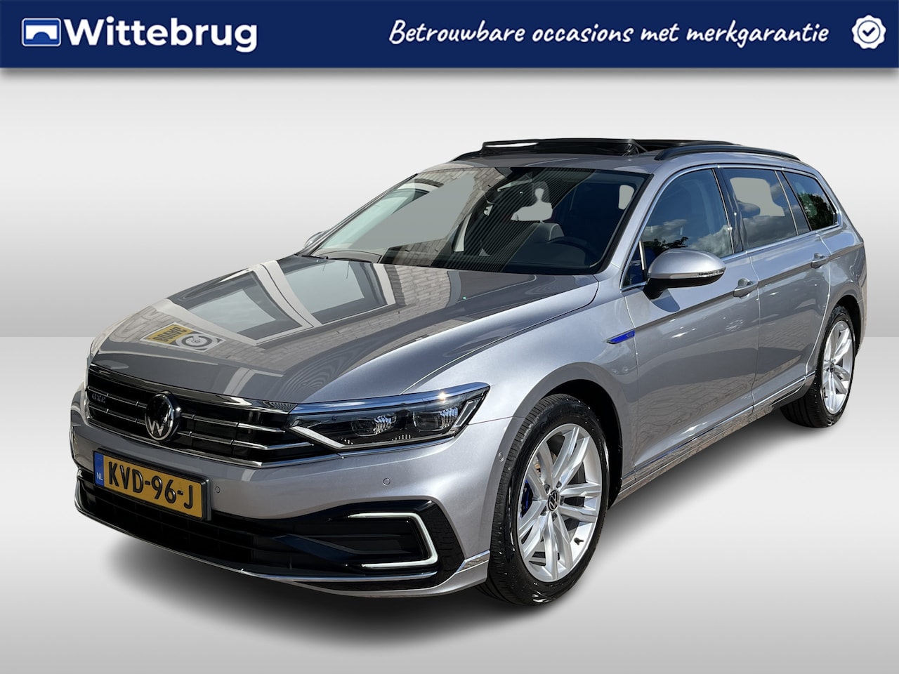 Volkswagen Passat Variant - 1.4 TSI PHEV GTE / AUTOMAAT/ PANO/ TREKHAAK/ APP-CONNECT/ PARK.SENSOR.V+A/ CAMERA/ STUUR+S - AutoWereld.nl