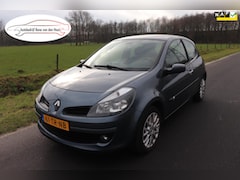 Renault Clio - 1.4-16V Dynamique Luxe LET OP. stuurbekrachtiging werkt niet