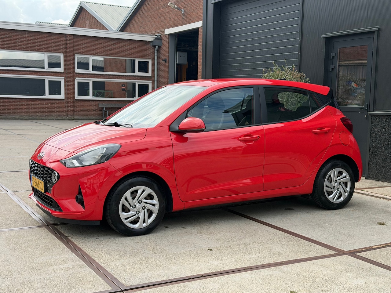 Hyundai i10 - 1.0 Comfort Smart 5-Deurs CarPlay Camera Navi NAP - AutoWereld.nl