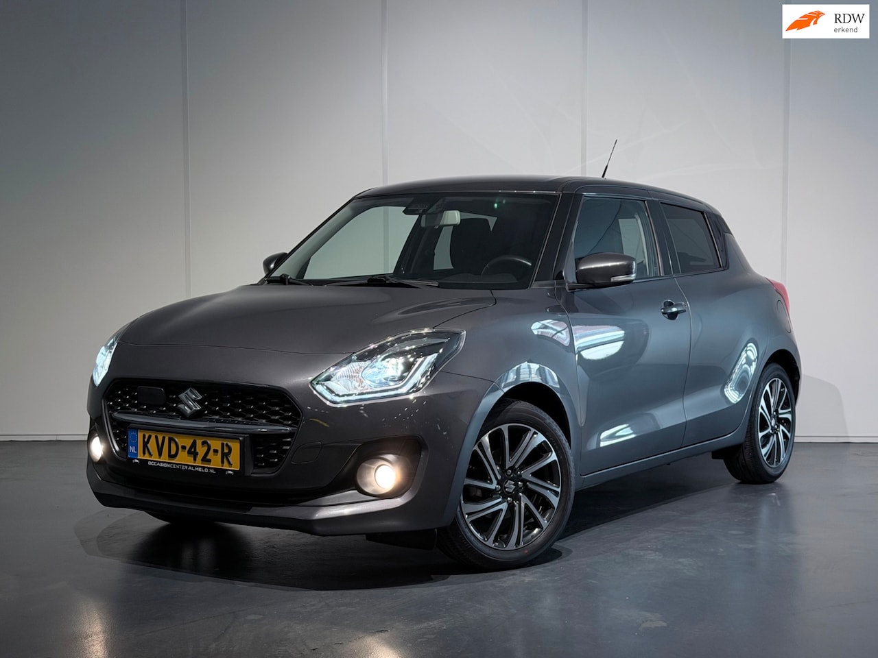 Suzuki Swift - 1.2 Style Smart Hybrid /Clima/ACC/Keyless/LED/CarPlay/PDC+Camera/DodeHoek/LaneAss - AutoWereld.nl