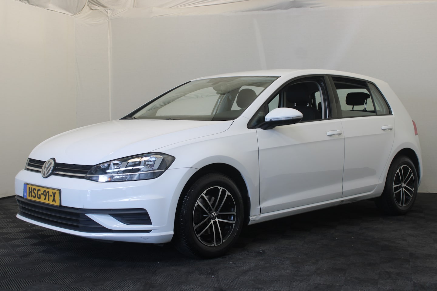 Volkswagen Golf - 1.0 TSI Trendline 1.0 TSI Trendline - AutoWereld.nl