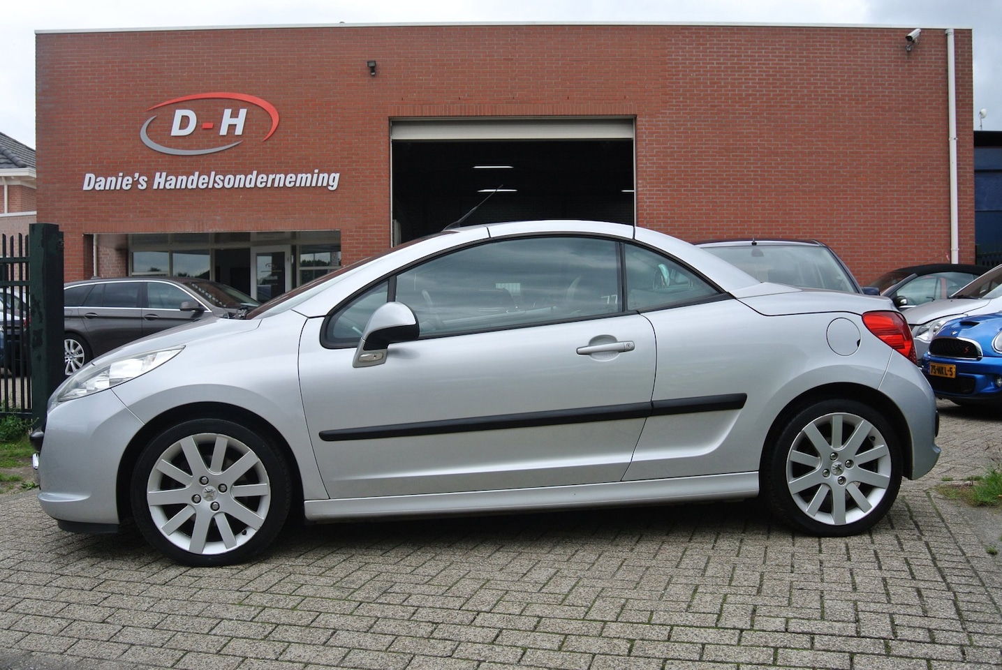 Peugeot 207 CC - 1.6-16V T Féline leder apk 03-07-2027 inruil mogelijk nap - AutoWereld.nl