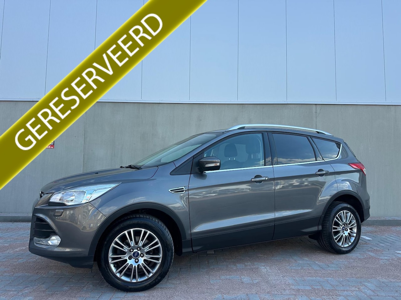 Ford Kuga - 1.6 Titanium Climate C, Cruise C, Stoelverw, Afn.Trekhaak!!!! - AutoWereld.nl