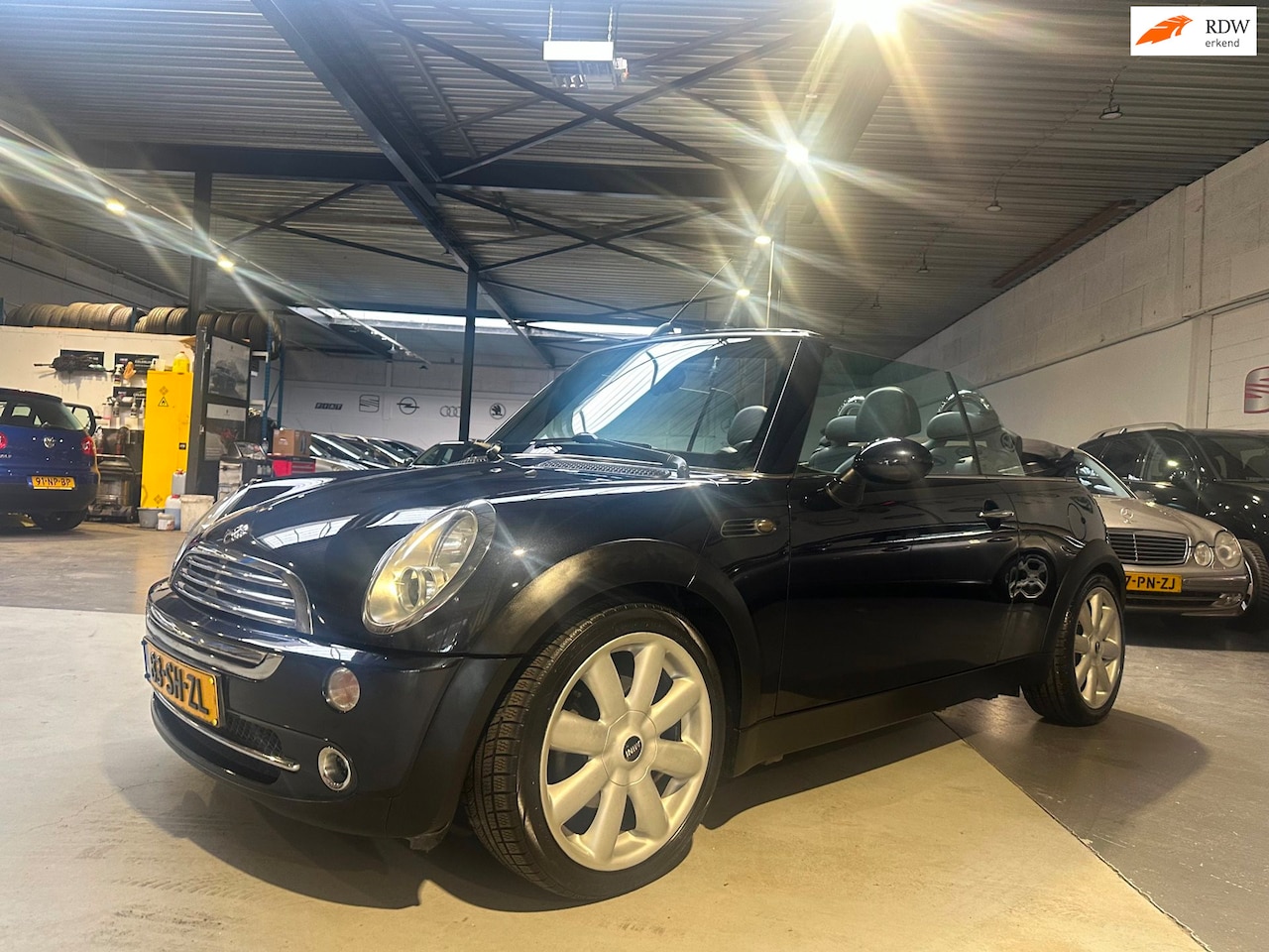 MINI Cabrio - 1.6 Cooper Chili/Airco/Pdc achter/Apk nieuw bij aflevering - AutoWereld.nl