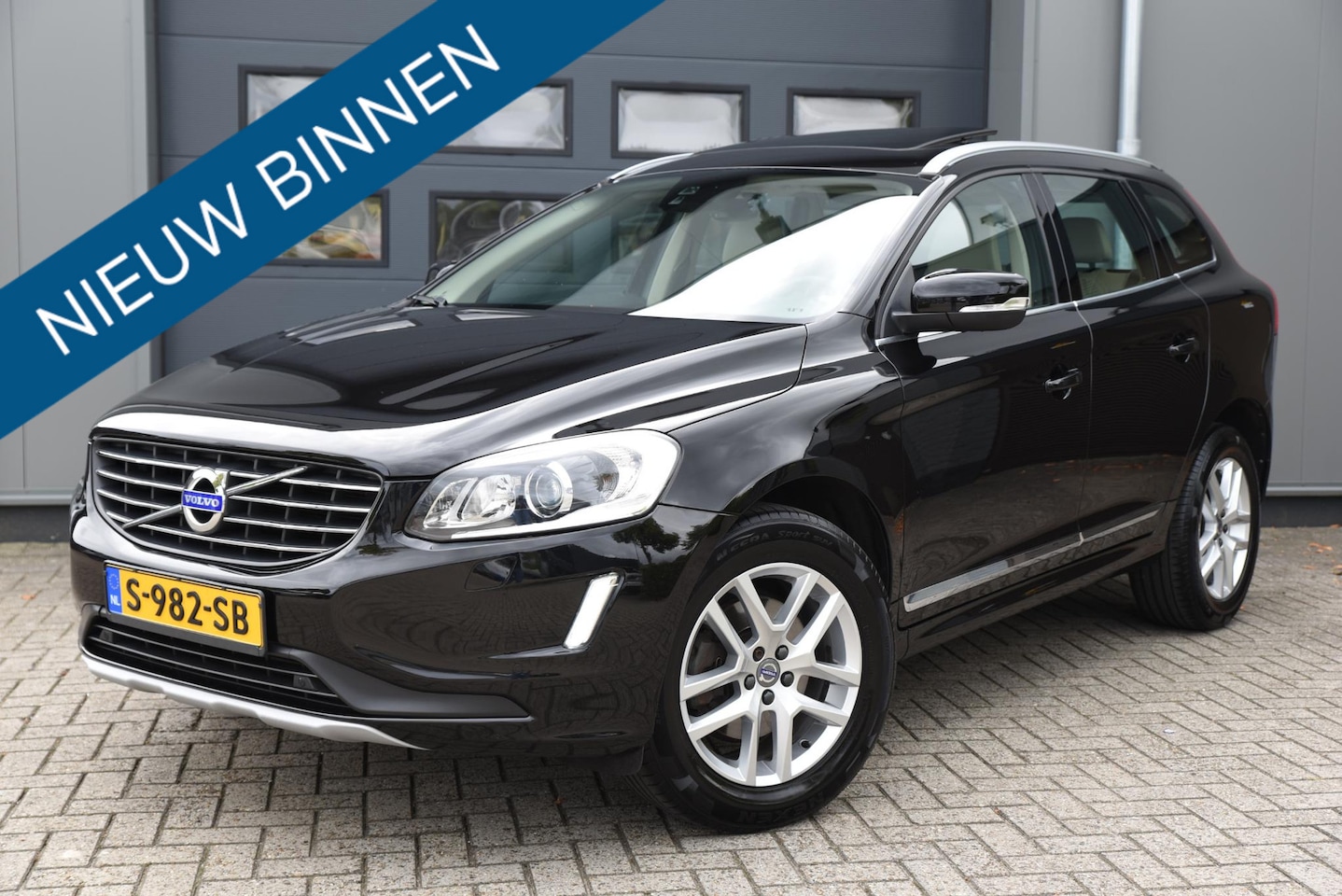 Volvo XC60 - 2.0 T5 R-Design 2.0 T5 R-Design - AutoWereld.nl