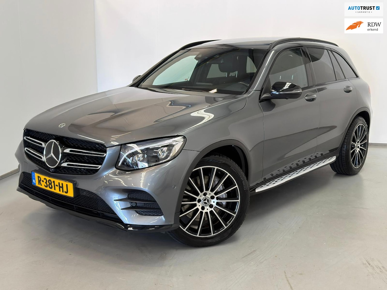 Mercedes-Benz GLC-klasse - 250 4MATIC Premium / AMG / Pano / ACC - AutoWereld.nl