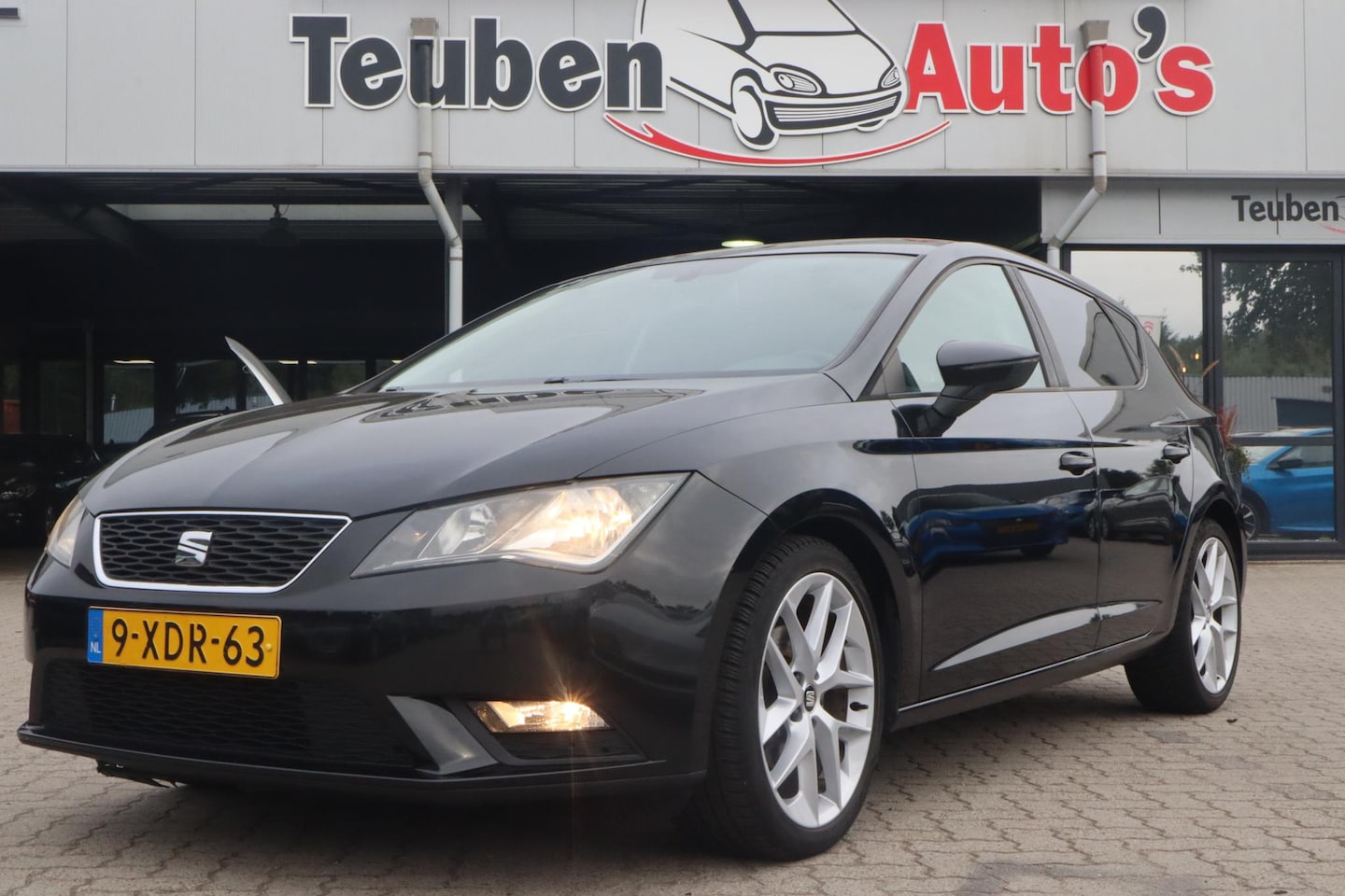 SEAT Leon - 1.6 TDI Style Ecomotive | LM velgen | Climate control | Navigatie | 2014 - AutoWereld.nl