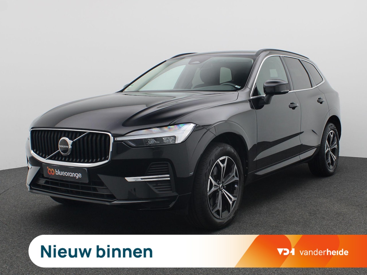 Volvo XC60 - 2.0 B5 Inscription 250PK Aut. Trekhaak, Keyless, Memorystoelen, Achteruitrijcamera, Adapti - AutoWereld.nl