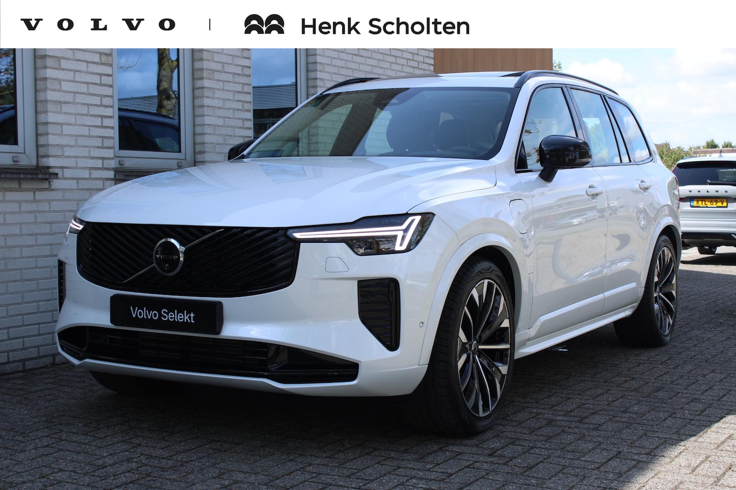 Volvo XC90 - T8 Plug-in hybrid AWD Ultra Dark | Luchtvering | Panoramadak | Trekhaak | Premium audio by - AutoWereld.nl
